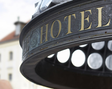 Hotels & Resorts
